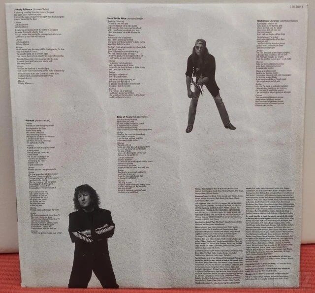 Scorpions - Face The Heat
