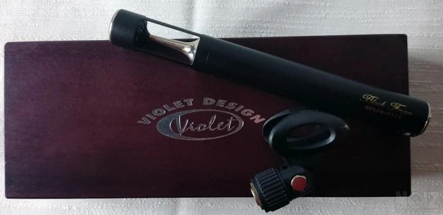 Violet Design The Finger + The Reflictio