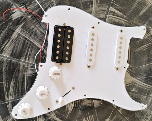 Strat Loaded Pickguard καινούριο, αχρησι