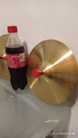 Διάφορα κρουστά ολα μαζι