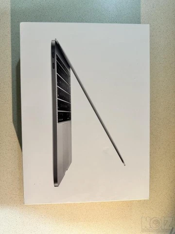Macbook Pro (2018) MINT condition