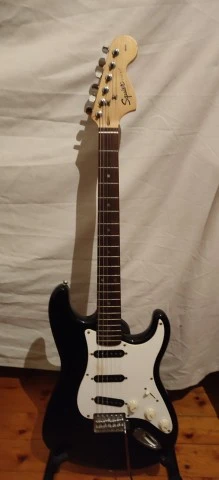 fender squier strat ηλεκτρικη κιθαρα