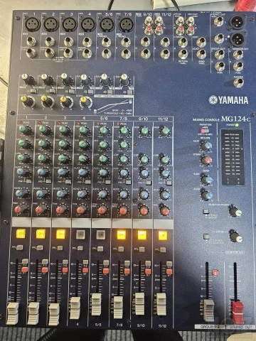 YAMAHA MG124C