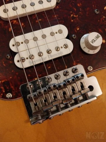 FENDER STRATOCASTER