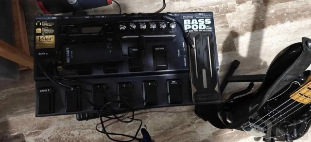 LINE6 BASS POD XT LIVE