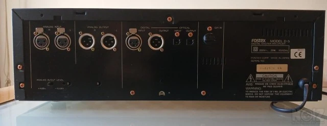 FOSTEX   D-5  DIGITAL MASTER RECORDER (D