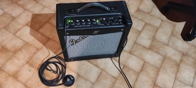Fender Mustang 1 v.2 - Άριστη Κατάσταση 
