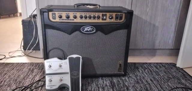 Πωλείται Peavey Vypyr Tube 60 (+foot con