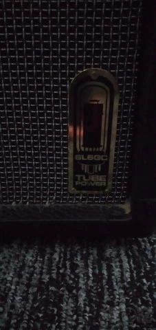 Πωλείται Peavey Vypyr Tube 60 (+foot con
