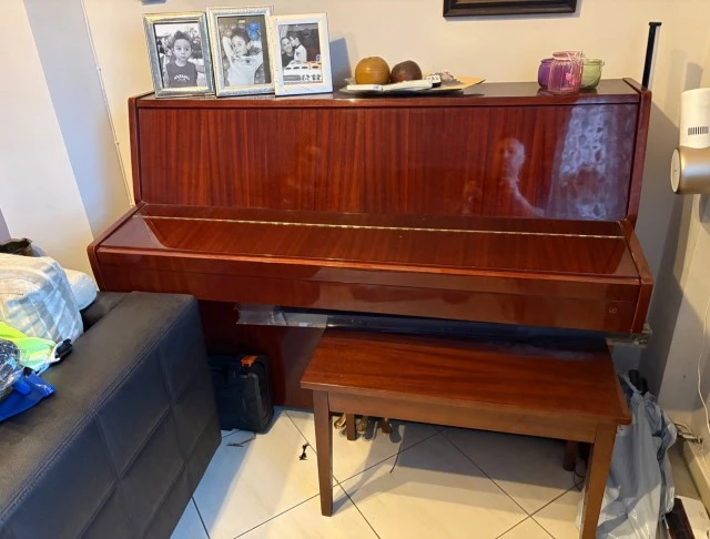 Πωλείται πιάνο Kawai CE-7 Άριστο! 