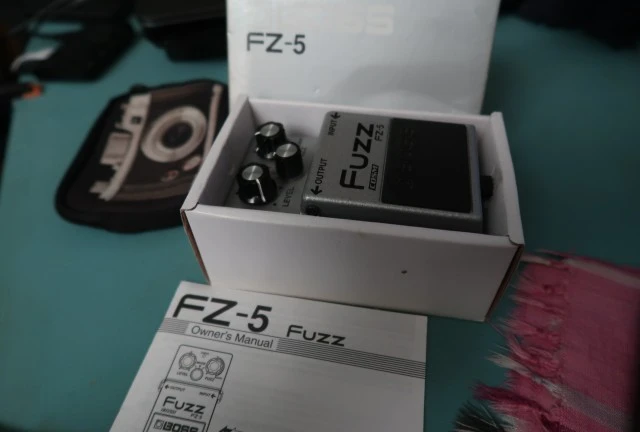 Boss Fuzz FZ-5 - Έφυγε - Παρακαλώ η αγγε