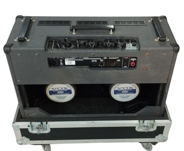 VOX AD 100VT XL ΜΕ FLIGHTCASE ΚΑΙ ΠΕΤΑΛΙ