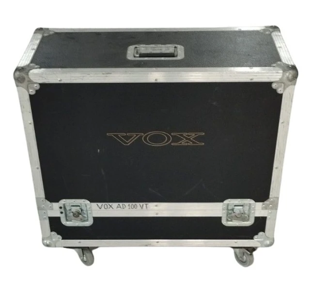 VOX AD 100VT XL ΜΕ FLIGHTCASE ΚΑΙ ΠΕΤΑΛΙ