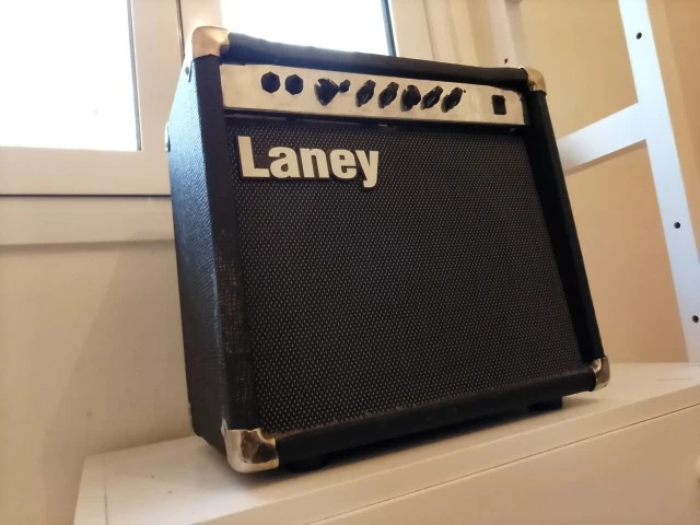 LANEY LC-15 WATTS COMBO
