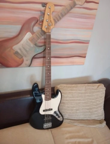 squier jazz bass 2011