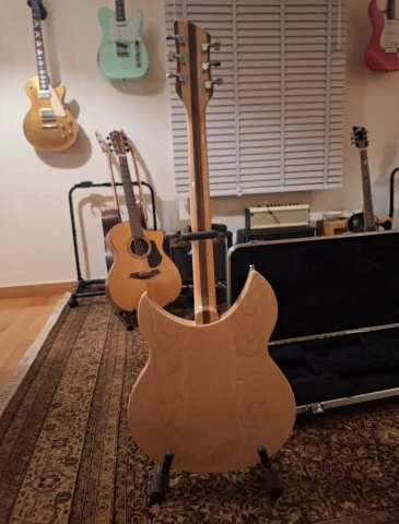 Rickenacker 330