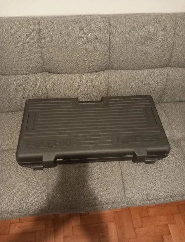 BOSS BCB-60 με πετάλια μπάσου