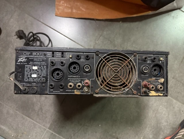 ΤΕΛΙΚΟΣ ΕΝΙΣΧΥΤΗΣ PEAVEY CS800