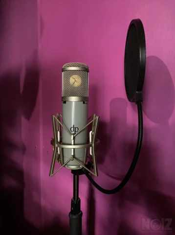 Διάσημος Κλώνος U47 Neumann