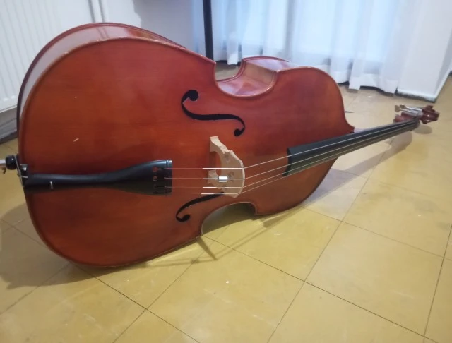 Πωλείται μεταχειρισμένο κοντραμπάσο με θ