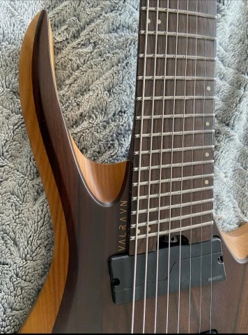 Valravn Headless 8 strings, Fishman Abasi (2021)