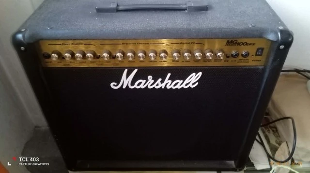 MARSHALL MG 100DFX (ενισχυτής κιθάρας 100 watt)+ πετάλι