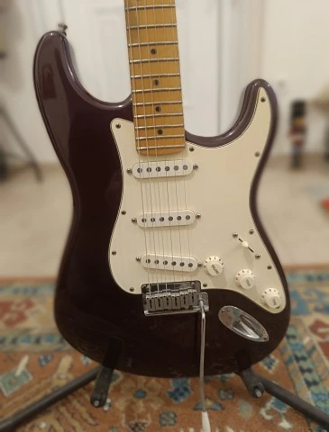 FENDER AMERICAN STANDARD STRATOCASTER