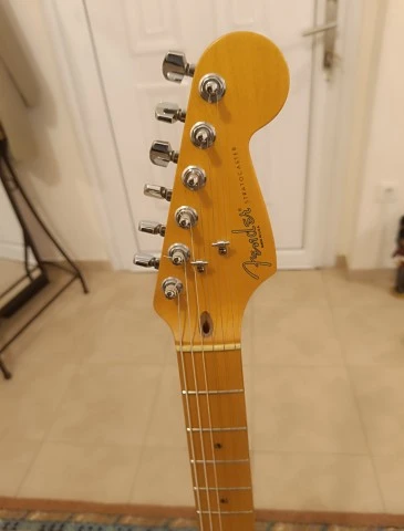 FENDER AMERICAN STANDARD STRATOCASTER