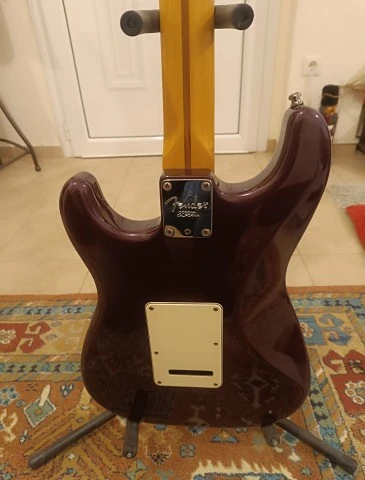 FENDER AMERICAN STANDARD STRATOCASTER