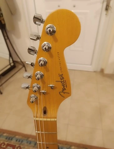 FENDER AMERICAN STANDARD STRATOCASTER
