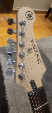 Yamaha Pacifica 120h