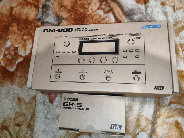 Boss GM800 + μαγνήτης GΚ5 + καλώδιο BGK-