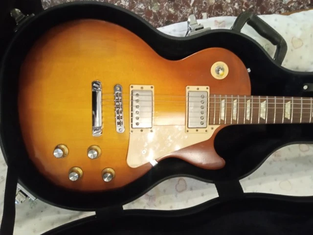 GIBSON LES PAUL TRIBUTE