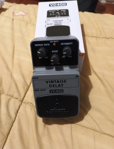 BEHRINGER VD400