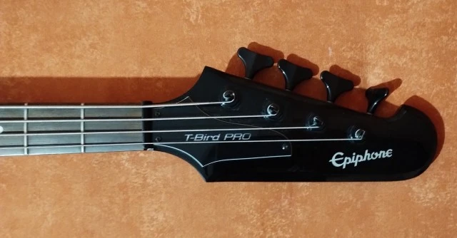 Epiphone Thunderbird Pro IV 4 String Bas