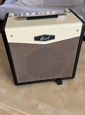 Cort CM15R Combo Quitar Amp