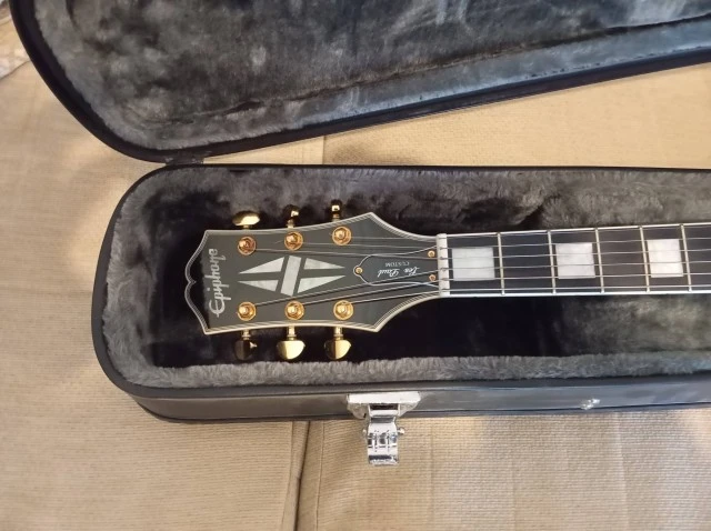 EPIPHONE CUSTOM BLACK BEAUTY 2022+σκληρη