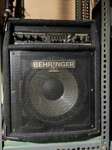 Ενισχυτής μπάσου BEHRINGER XL450Α