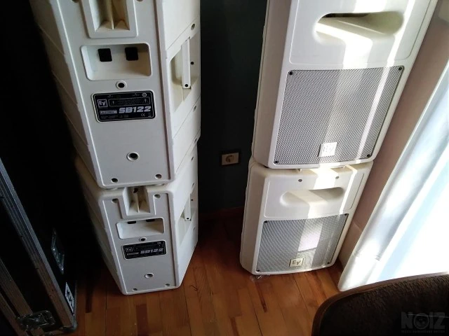 Πωλείται 4 subwoofer ev ασπρα