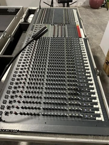 SOUNDCRAFT SPIRIT 40CH MONITOR MKII