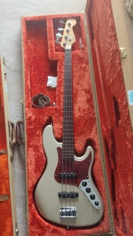 Fender USA Jazz Bass Deluxe fretless