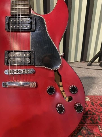 Gibson ES 137 2002