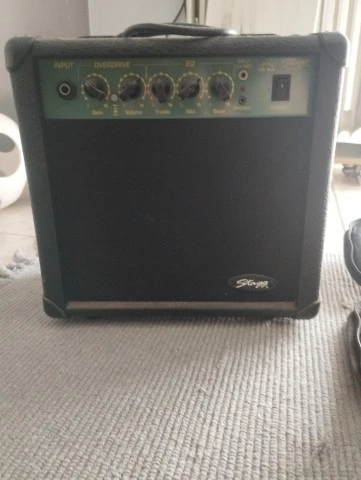 Πωλείται  squier ηλεκτρική κιθάρα
