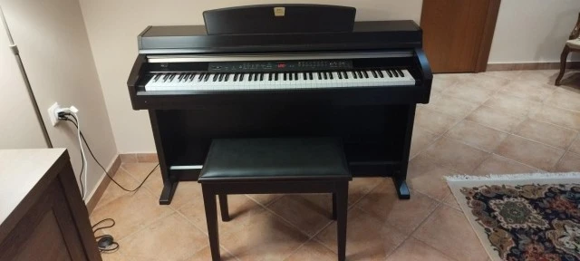 Πωλείται Ηλ.Πιάνο Clavinova