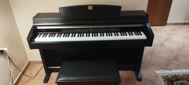 Πωλείται Ηλ.Πιάνο Clavinova