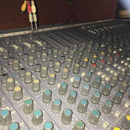 soundcraft delta 24/4 κονσολα