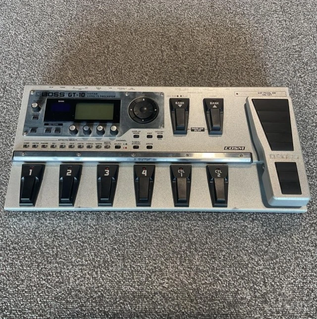 BOSS GT-10 GUITAR EFFECTS PROCESSOR