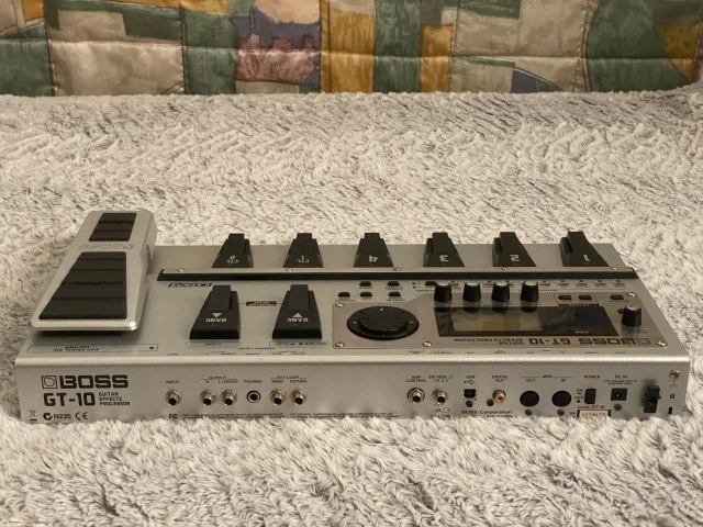 BOSS GT-10 GUITAR EFFECTS PROCESSOR
