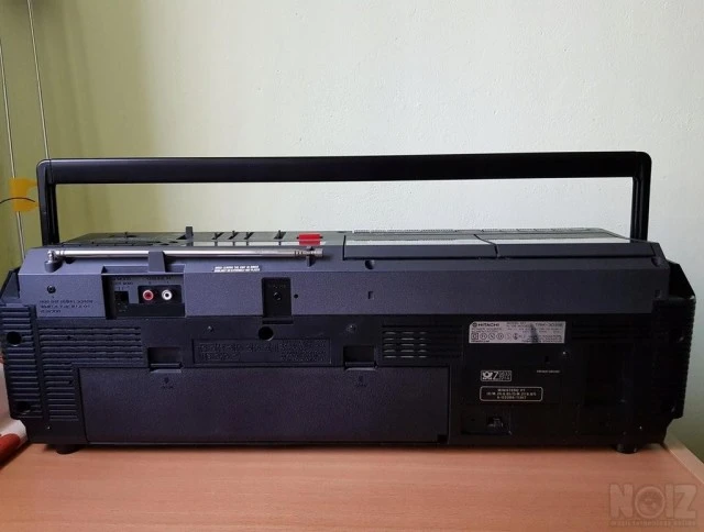 VINTAGE  BOOMBOX  HITACHI  TRK - 3D35E
