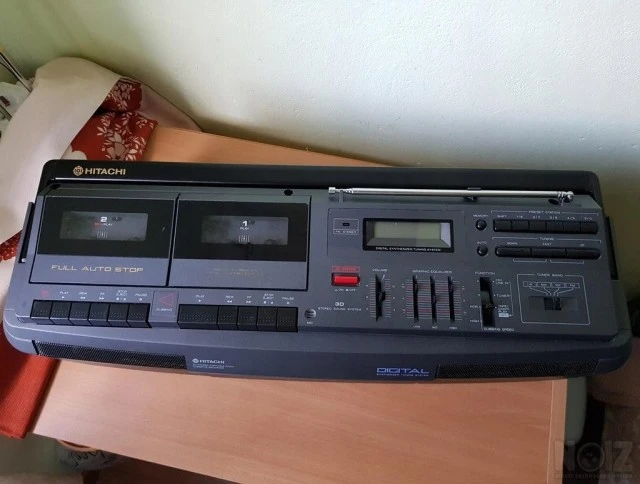 VINTAGE  BOOMBOX  HITACHI  TRK - 3D35E